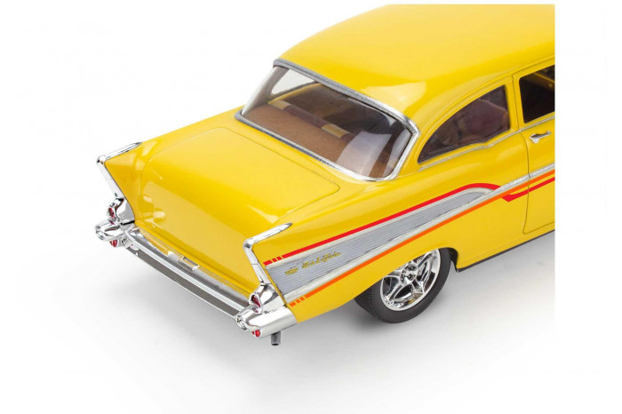 Plastic ModelKit MONOGRAM auto 4551 - 57 Chevy Bel Air (1:25)