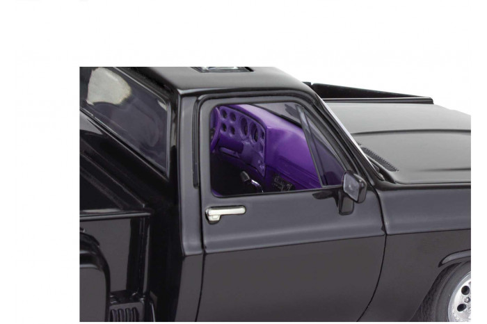 Plastic ModelKit MONOGRAM auto 4552 - 76 Chevy Squarebody Street Truck (1:24)