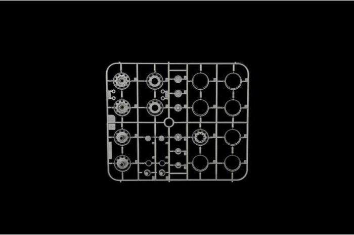 Model Kit truck 3962 - Volvo FH low roof (1:24)