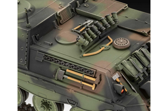 Plastic ModelKit military 03353 - Raketenjagdpanzer Jaguar 1 (1:35)