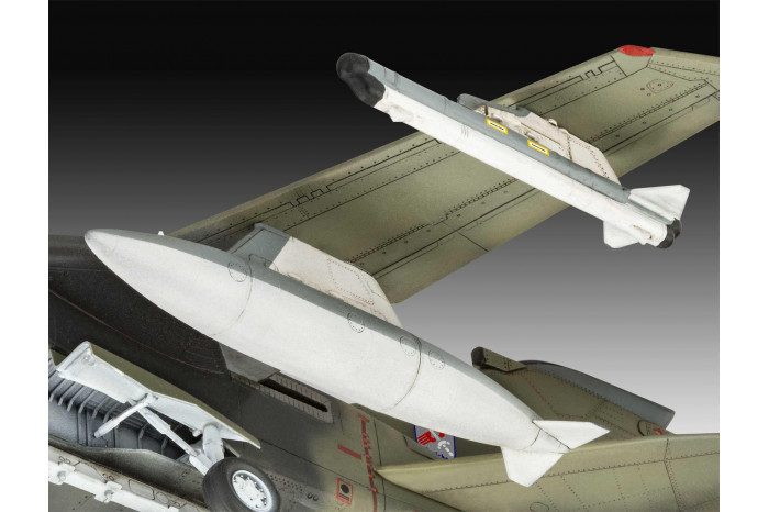Plastic ModelKit letadlo 03801 - 50th Anniversary Tornado (1:72)
