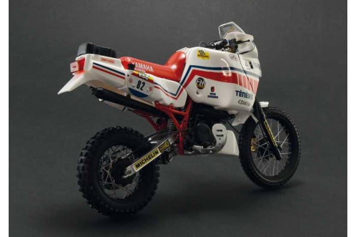 Model Kit motorka 4642 - Yamaha Tenere 660 cc Paris Dakar 1986 (1:9)