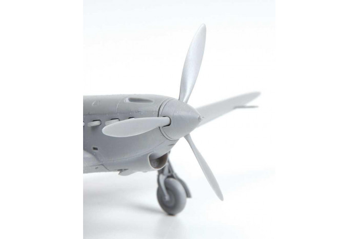 Model Kit letadlo 7327 - YAK-1 (1:72)