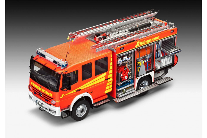 Plastic ModelKit auto 07404 - Schlingmann LF20/16 Mercedes Benz Atego 1529 AF (1:24)