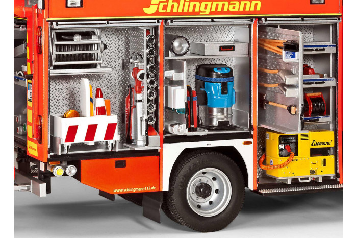 Plastic ModelKit auto 07404 - Schlingmann LF20/16 Mercedes Benz Atego 1529 AF (1:24)