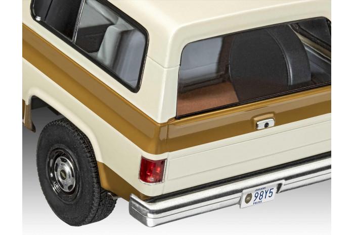 ModelSet STRANGER THINGS auto 67724 - 1985 Chevrolet K5 Blazer (1:25)