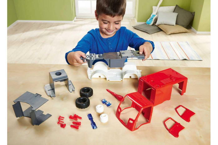 Junior Kit auto 00819 - Firetruck with figure (1:20)