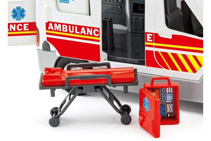 Junior Kit auto 00824 - Ambulance Car (1:20)