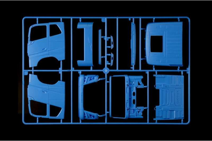 Model Kit truck 3967 - Volvo FH Low Roof (1:24)