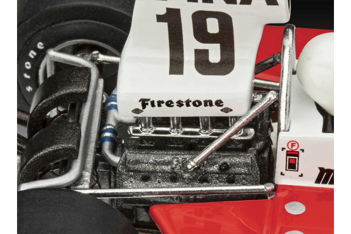 Plastic ModelKit auto 07739 - Surtees TS16/03 (1:32)