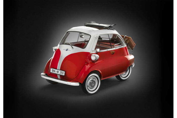 Plastic ModelKit auto 07735 - BMW Isetta 250 (70th Anniversary) (Exclusive Edition) (1:16)