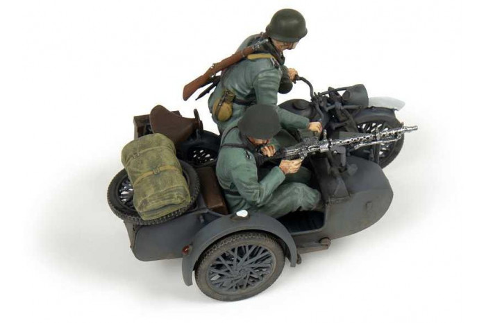 Model Kit military 3717 - Zuendapp K800 Motorcycle w/sidecar (1:35)