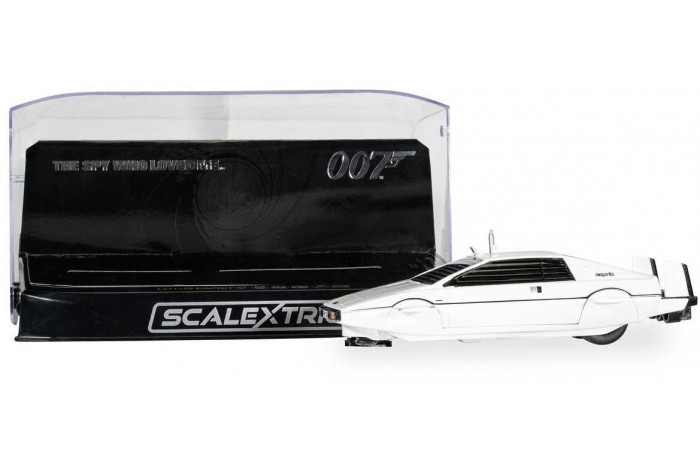 Autíčko Film & TV SCALEXTRIC C4359 - James Bond Lotus Esprit S2 - The Spy Who Loved Me 'Wet Nellie'  (1:32)