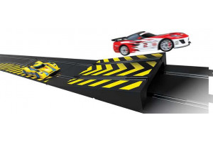 Rozšíření trati SCALEXTRIC C8194 - Jump and Side Swipe Accessory Pack