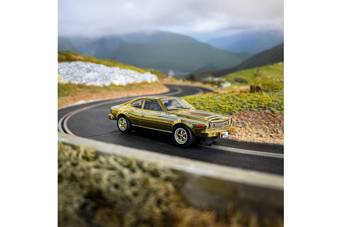 Autíčko Film & TV SCALEXTRIC C4551A - James Bond - AMC Hornet - The Man With The Golden Gun - Gold Anniversary Edition (1:32)