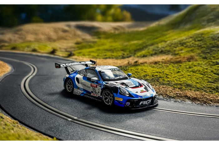 Autíčko GT SCALEXTRIC C4522 - Porsche 911 GT3 R ACI Motorsport (1:32)