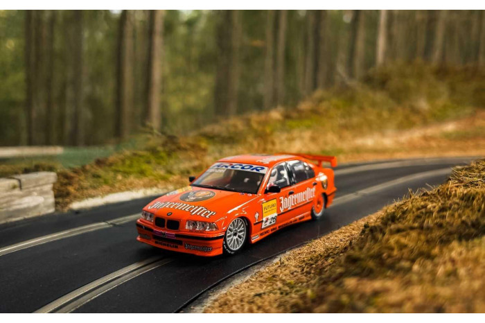 Autíčko Touring SCALEXTRIC C4624 - BMW E36 320i - STW 1996 - Jagermeister (1:32)