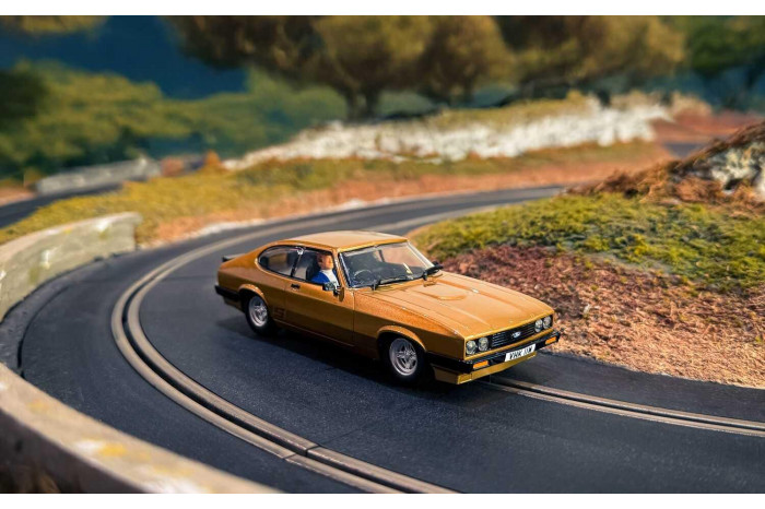 Autíčko Film & TV SCALEXTRIC C4642 - The Professionals Capri Twin Pack (1:32)