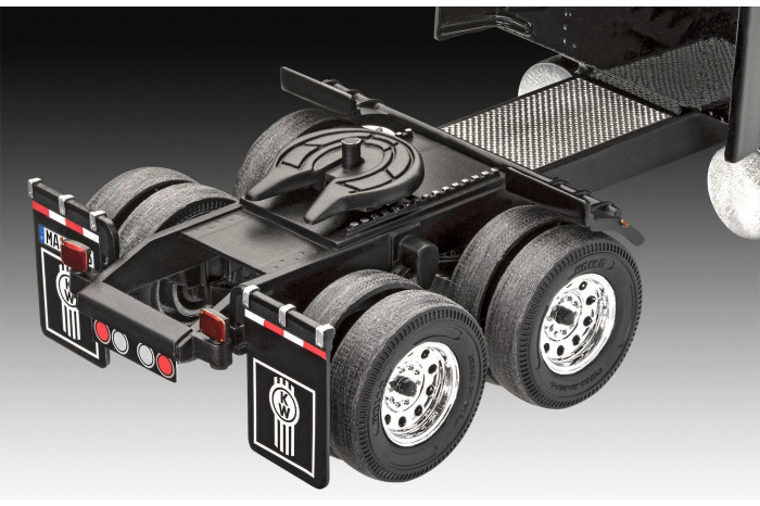 Plastic ModelKit auto 07740 - Tour Truck "Iron Maiden" (1:32)