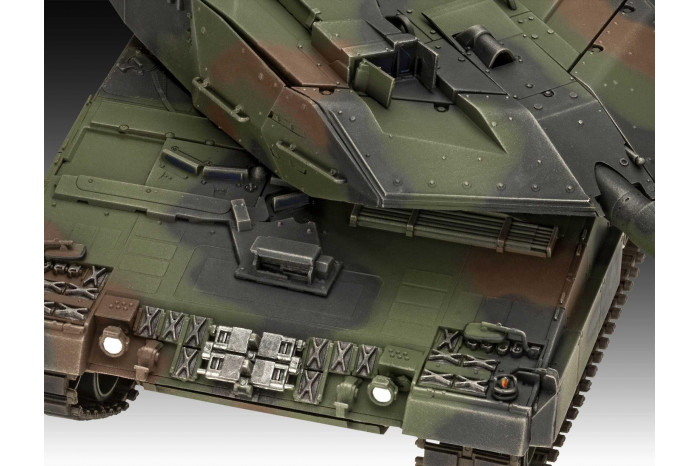 Gift-Set tank 05631 - 70 Years Bundeswehr: Leopard 2 A6A2 (Exclusive Edition) (1:35)