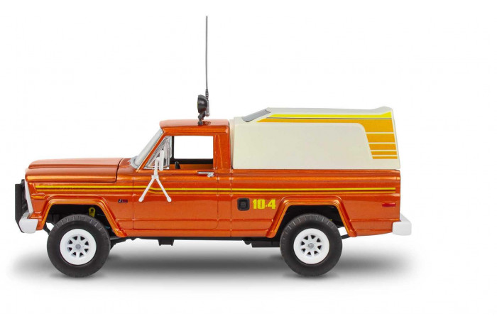Plastic ModelKit MONOGRAM auto 4568 - Jeep J-10 pickup with camper (1:24)