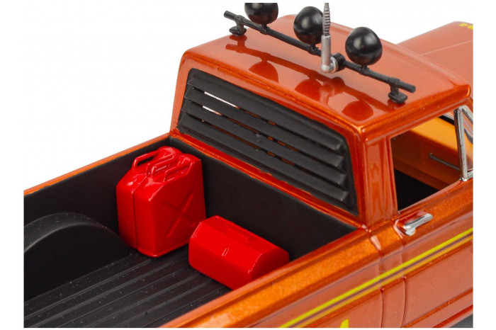 Plastic ModelKit MONOGRAM auto 4568 - Jeep J-10 pickup with camper (1:24)