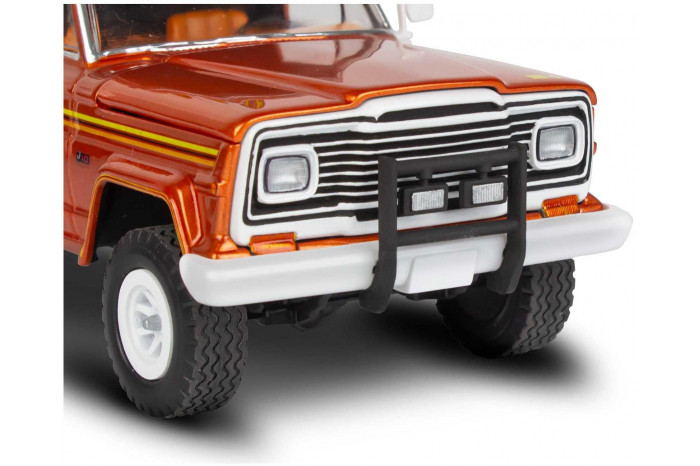 Plastic ModelKit MONOGRAM auto 4568 - Jeep J-10 pickup with camper (1:24)