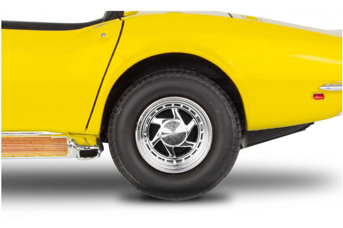 Plastic ModelKit MONOGRAM auto 4572 - '68 Corvette L-88 Roadster (1:25)