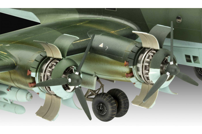 Plastic ModelKit letadlo 03777 - Focke-Wulf Fw 200 C-5/C-8 Condor (1:72)