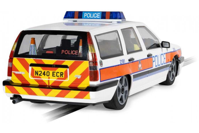 Autíčko Street SCALEXTRIC C4627 - Volvo 850 Estate - Police Edition (1:32)