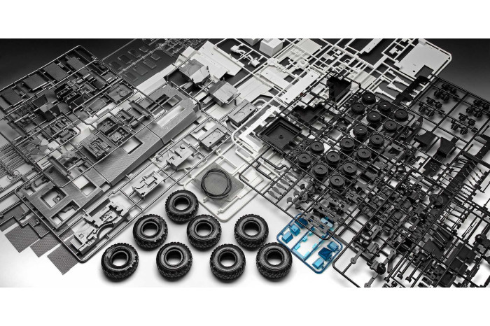 Plastic ModelKit auto 07747 - GFLF Simba 8x8 (1:24)