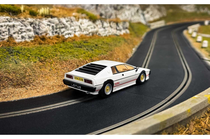 Autíčko Film & TV SCALEXTRIC C4631 - James Bond Lotus Esprit Turbo White - For Your Eyes Only (1:32)