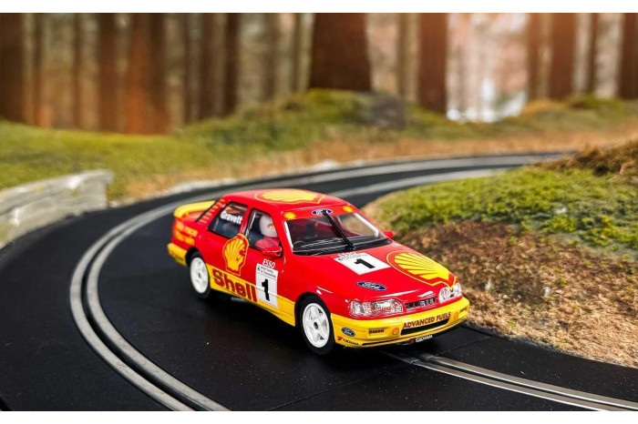 Autíčko Touring SCALEXTRIC C4632 - Ford Sierra Sapphire - BTCC 1990 - Rob Gravett (1:32)