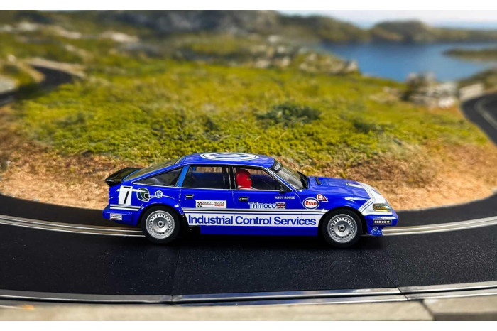 Autíčko Touring SCALEXTRIC C4634 - Rover SD1 - BTCC 1984 - Andy Rouse (1:32)
