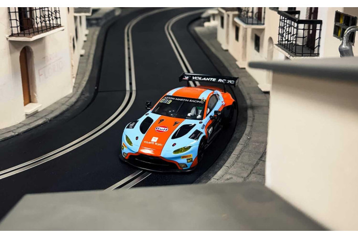 Autíčko Gulf SCALEXTRIC C4655 - Aston Martin GT3 Vantage - Bathurst 2025 (1:32)