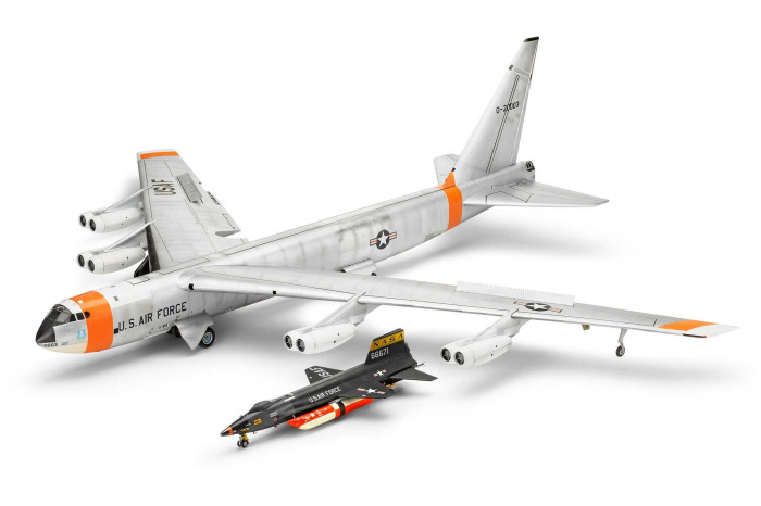 Plastic ModelKit letadlo 03793 - B-52D Stratofortress "Platinum Edition" (1:72)