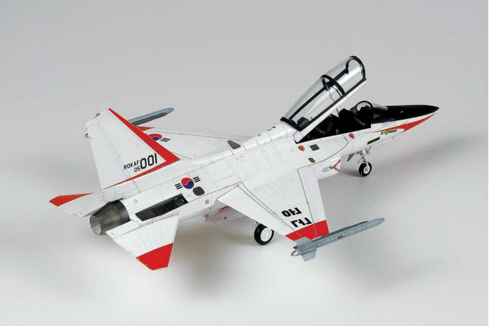 Model Kit letadlo 12231 - ROKAF T-50 ADVANCED TRAINER (1:48)