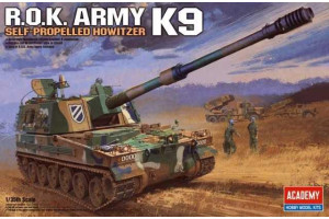 Model Kit military 13219 - R.O.K. ARMY K-9 SPG (1:35)