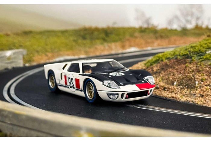 Autíčka GT SCALEXTRIC C4619A - Ken Miles Triple Pack (1:32)