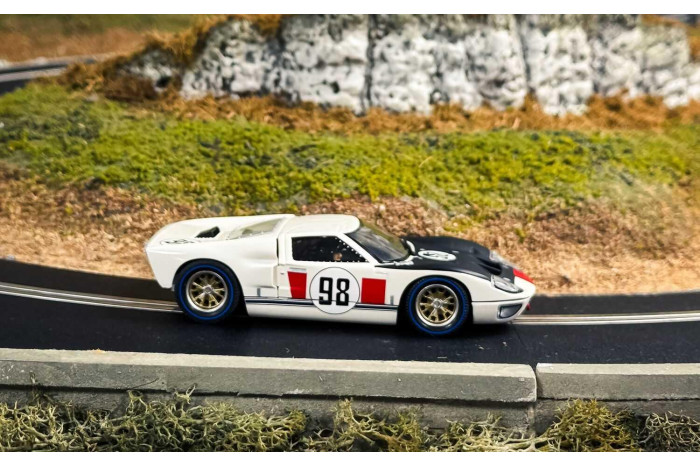 Autíčka GT SCALEXTRIC C4619A - Ken Miles Triple Pack (1:32)