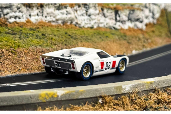 Autíčka GT SCALEXTRIC C4619A - Ken Miles Triple Pack (1:32)