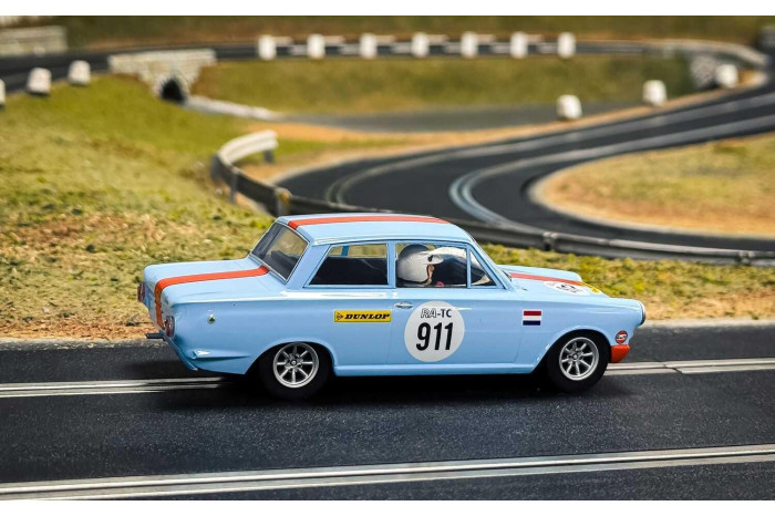 Autíčko Gulf SCALEXTRIC C4669 - Ford Lotus Cortina (1:32)