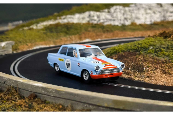Autíčko Gulf SCALEXTRIC C4669 - Ford Lotus Cortina (1:32)
