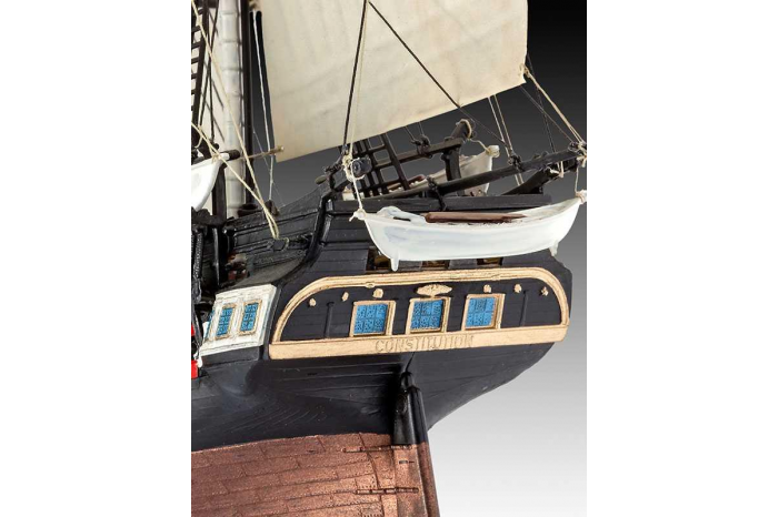 Plastic ModelKit loď 05472 - U.S.S. Constitution (1:146)