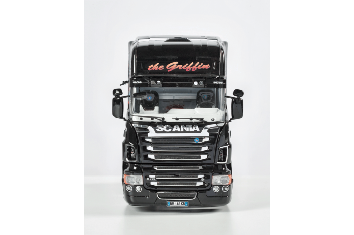 Model Kit truck 3879 - SCANIA R730 THE GRIFFIN (1:24)