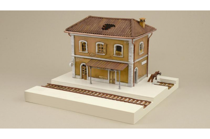 Model Kit diorama 6162 - RAIL STATION (1:72)
