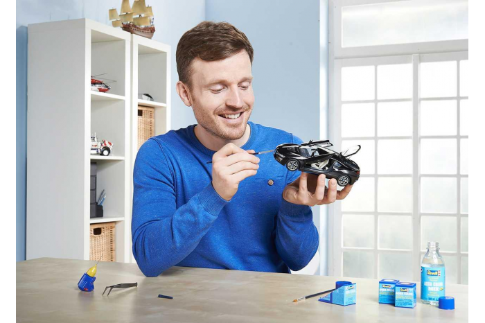 Plastic ModelKit auto 07008 - BMW i8 (1:24)