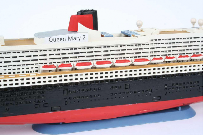 Plastic ModelKit loď  05808 - Queen  Mary 2  (1:1200)