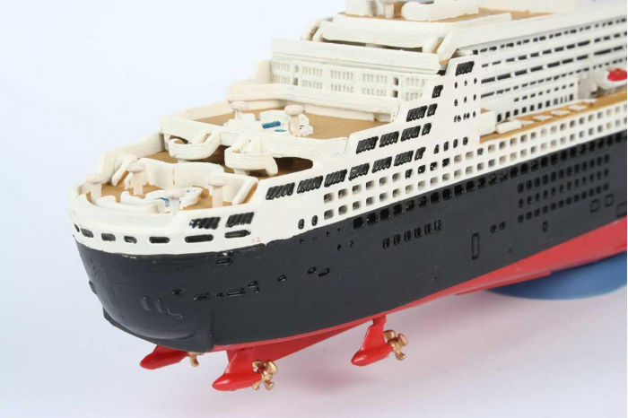 Plastic ModelKit loď  05808 - Queen  Mary 2  (1:1200)